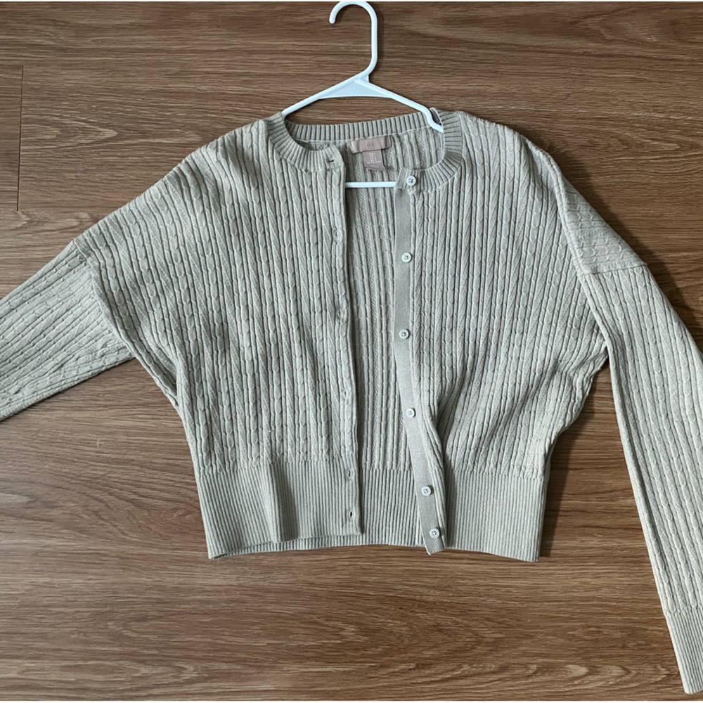 Cardigan H&M never worn outside
